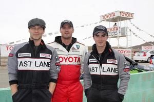 los angeles, 19 mars - stephen moyer, brian austin green, kevin jonas à la séance d'entraînement de course de célébrités toyota pro à willow springs speedway le 19 mars 2011 à rosamond, ca photo