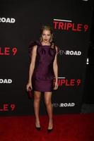 Los angeles, 16 février - teresa palmer au triple 9 premiere au regal 14 theatres le 16 février 2016 à los angeles, ca photo