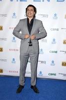 los angeles, 29 septembre - antonio jaramillo au gala de mode autism speak la vie en blue au studio warner brothers le 29 septembre 2016 à burbank, ca photo