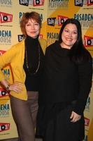 sharon lawrence et brooke elliott arrivant au bébé, c'est toi soirée d'ouverture au pasadena playhouse pasadena playhouse pasadena, ca le 13 novembre 2009 photo