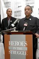 phill wilson et rev al sharpton la conférence de presse du black aids institue kjlh ingelwood, ca le 7 février 2008 ©2008 kathy hutchins hutchins photo