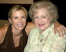 katherine kelly lang et betty white bold and the beautiful fan luncheon universal sheraton hotel los angeles, ca août 25, 2007 ©2007 kathy hutchins hutchins photo