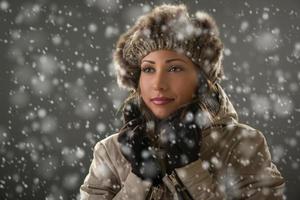 vue de femme d'hiver photo