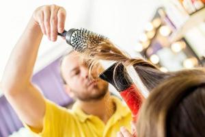 vue sur le séchage des cheveux photo