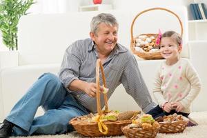 grand-père et petite-fille photo