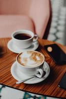 tasse de cappuccino et thé photo