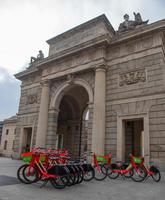 milan italie 2022 service de vélos en libre-service à emplacements fixes à milan photo