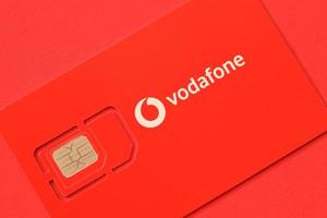 ternopil, ukraine - 5 juillet 2022 carte mobile vodafone power sim par vodafone group plc - multinationale britannique de télécommunications qui exploite des réseaux dans 22 pays photo