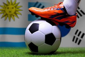compétition de coupe de football entre l'uruguay national et la corée du sud nationale. photo