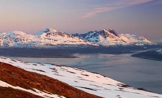 montagne en hiver en norvège, tromso photo