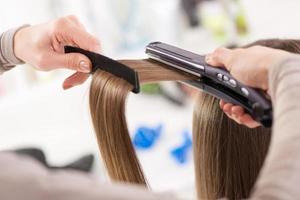 lisseurs de cheveux. voir photo