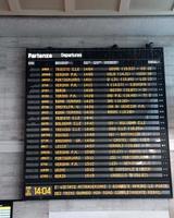Horaires des transports dans une gare en Italie