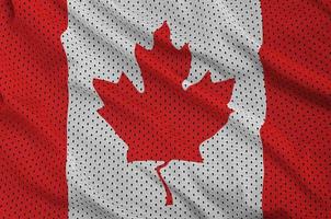 drapeau du canada imprimé sur un tissu en maille de polyester et de nylon sportswear photo