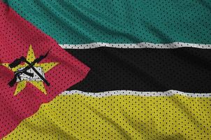 drapeau mozambicain imprimé sur un tissu en maille de polyester et nylon sportswear photo