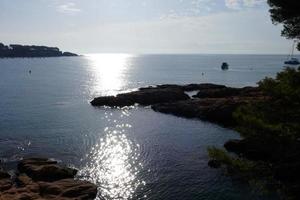 camino de ronda sur la costa brava catalane, s'agaro, espagne photo