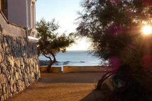 sentier côtier sur la costa brava catalane dans la ville de s'agaro photo