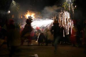 photo abstraite de fêtes de diables et de feux d'artifice.