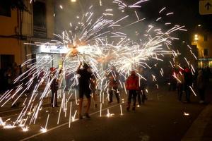 photo abstraite de fêtes de diables et de feux d'artifice.