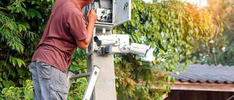 installation de vidéosurveillance pour la sécurité dans les zones communautaires photo