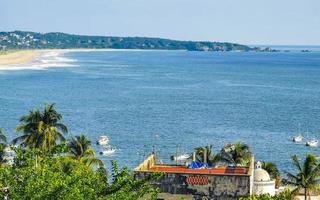 belle ville et paysage marin panorama et vue puerto escondido mexique. photo