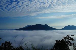 mer de brouillard photo