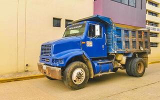 puerto escondido mexique oaxaca mexicain 2022 camions mexicains transporteur de fret voitures de livraison à puerto escondido mexique. photo