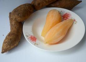 yacon ou lotus des neiges en thaï racine de légumes sucrés et croustillants pour l'alimentation pour la perte de poids et les soins de santé. nom scientifique smallanthus sonchifolius photo