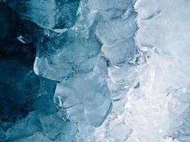 gros plan dégradé de glace bleue photo