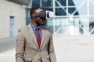 homme portant des lunettes vr photo