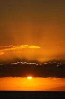 coucher de soleil doré photo