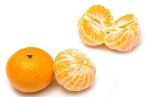 fruits mandarine sur fond blanc photo