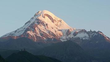 Mont Kazbek, Géorgie, Europe photo