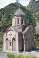 église, gorge darial, route militaire géorgienne, géorgie photo