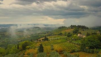 collines toscanes un jour de pluie photo