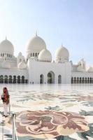 abu dhabi, émirats arabes unis 27 décembre 2018 mosquée cheikh zayed. émirats arabes unis, moyen-orient. repère célèbre. photo