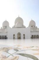 abu dhabi, émirats arabes unis 27 décembre 2018 mosquée cheikh zayed. émirats arabes unis, moyen-orient. repère célèbre. photo