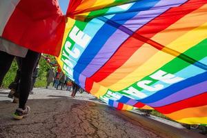 assise italie 2022 marche pour la paix contre toute guerre qui part de pérouse et arrive à assise photo