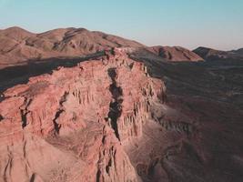 Canyon de la falaise de roche brune photo