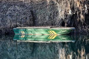 bateau dans l'eau photo