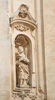 Statue de saint christophe à martina franca, italie photo