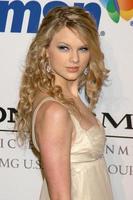 taylor swift clive davis soirée pré-grammy annuelle beverly hilton hotel los angeles, ca le 9 février 2008 photo