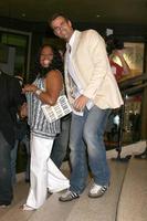 Sherri Shepherd et Cameron Mathison après avoir déroulé le tapis rouge pour les Daytime Emmy Awards au Kodak Theatre à Hollywood, le 19 juin 2008 photo