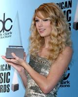 Taylor Swift dans la salle de presse des American Music Awards 2008 au Nokia Theatre de Los Angeles, le 23 novembre 2008 photo