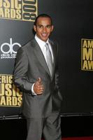 lewis hamilton arrivant aux american music awards 2008 au nokia theatre de los angeles, ca le 23 novembre 2008 photo