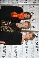 jess walton, jeanne cooper et eileen davidson arrivant à l'aftra media and entertainment excellence awards amees à l'hôtel biltmore à los angeles, ca le 9 mars 2009 photo