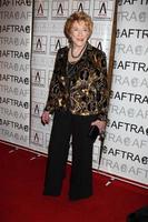 Jeanne Cooper arrivant à l'Aftra Media and Entertainment Excellence Awards Amees à l'hôtel Biltmore de Los Angeles, CA, le 9 mars 2009 photo