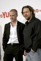 Ben Foster et Russell Crowe 3 - 10 à la première de Yuma Westwood, vers le 21 août 2007 2007 photo