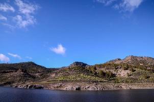 montagnes et eau photo