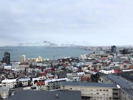 une vue de reykjavik en hiver photo