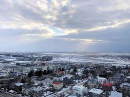 une vue de reykjavik en hiver photo